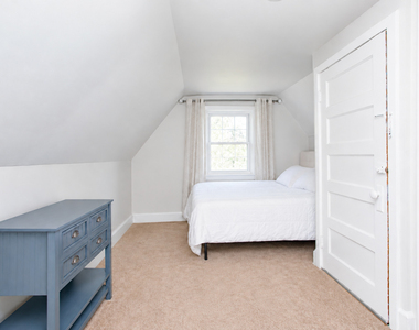 6867 N Ottawa Avenue - Photo Thumbnail 7
