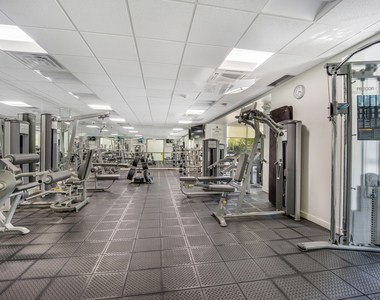 3930 N Pine Grove Avenue - Photo Thumbnail 35