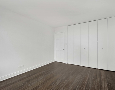 3930 N Pine Grove Avenue - Photo Thumbnail 22