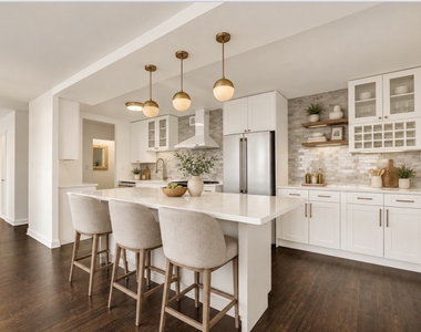 3930 N Pine Grove Avenue - Photo Thumbnail 9