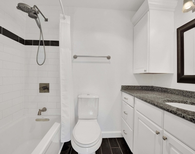 3930 N Pine Grove Avenue - Photo Thumbnail 21
