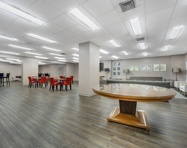 3930 N Pine Grove Avenue - Photo Thumbnail 37