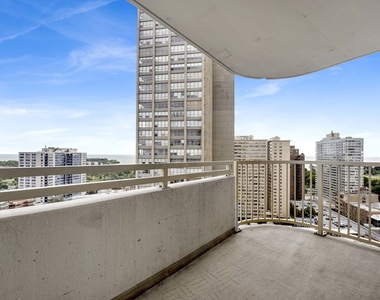 3930 N Pine Grove Avenue - Photo Thumbnail 6