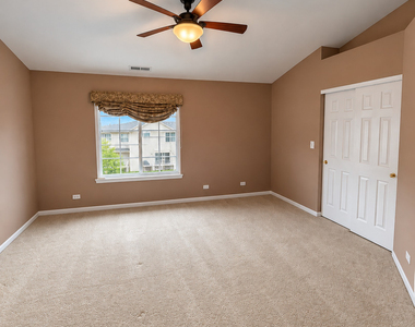 527 Cary Woods Circle - Photo Thumbnail 8