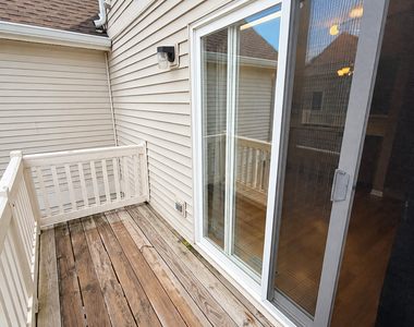 527 Cary Woods Circle - Photo Thumbnail 7