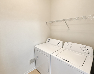 527 Cary Woods Circle - Photo Thumbnail 14