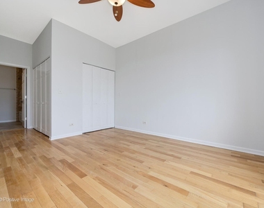 6015 N Mozart Street - Photo Thumbnail 13