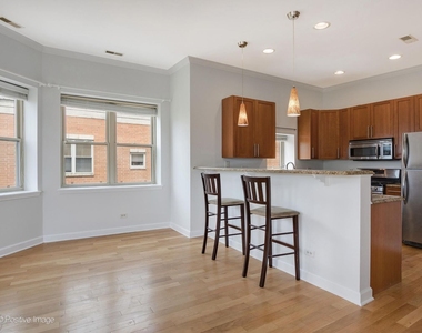 6015 N Mozart Street - Photo Thumbnail 8