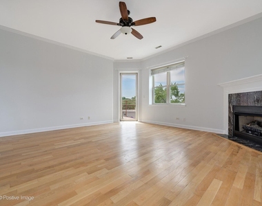 6015 N Mozart Street - Photo Thumbnail 4