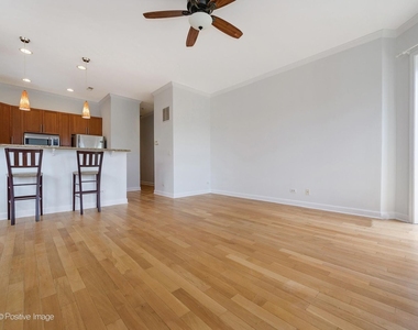 6015 N Mozart Street - Photo Thumbnail 9