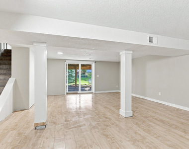 2803 N Pine Street - Photo Thumbnail 19