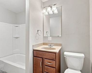 2803 N Pine Street - Photo Thumbnail 12