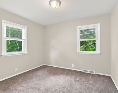 2803 N Pine Street - Photo Thumbnail 17