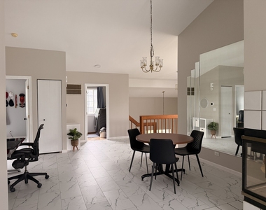 159 Winchester Drive - Photo Thumbnail 4