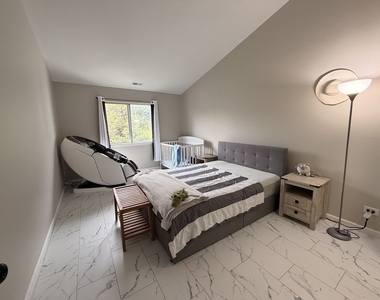 159 Winchester Drive - Photo Thumbnail 7