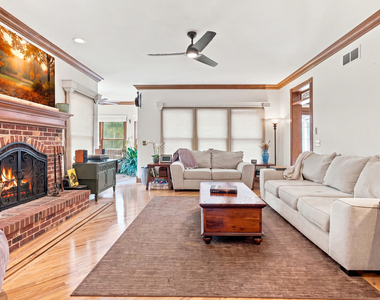 45w235 Hillview Lane - Photo Thumbnail 14