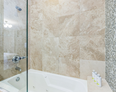 70 E Walton Street - Photo Thumbnail 27