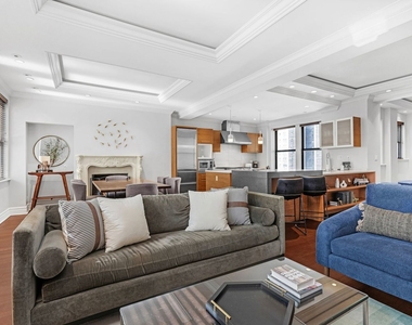 70 E Walton Street - Photo Thumbnail 9