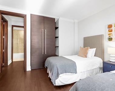 70 E Walton Street - Photo Thumbnail 25