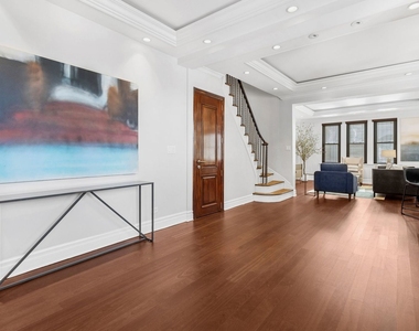 70 E Walton Street - Photo Thumbnail 5