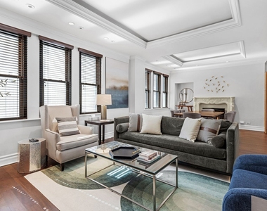 70 E Walton Street - Photo Thumbnail 10