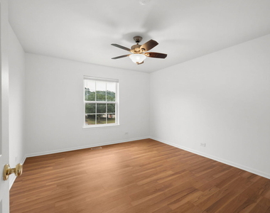 1518 Meadowsedge Lane - Photo Thumbnail 5