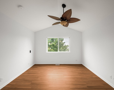 1518 Meadowsedge Lane - Photo Thumbnail 7