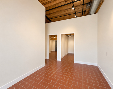 902 1/2 N Main Street - Photo Thumbnail 7