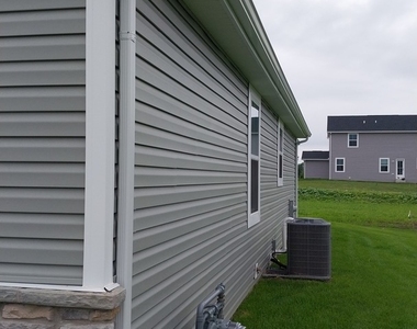 121 Cornerstone Drive - Photo Thumbnail 3