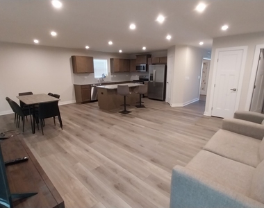 121 Cornerstone Drive - Photo Thumbnail 17