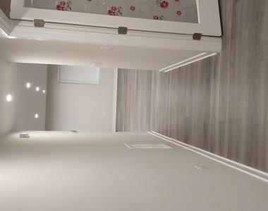 121 Cornerstone Drive - Photo Thumbnail 12