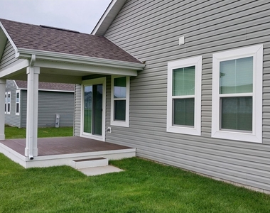 121 Cornerstone Drive - Photo Thumbnail 6