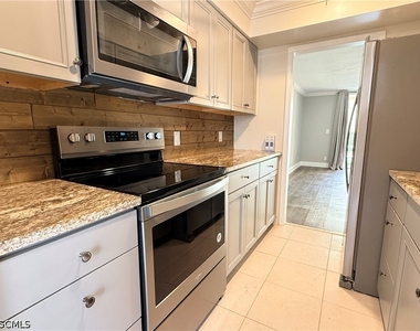 1608 Se 28th Terrace - Photo Thumbnail 5
