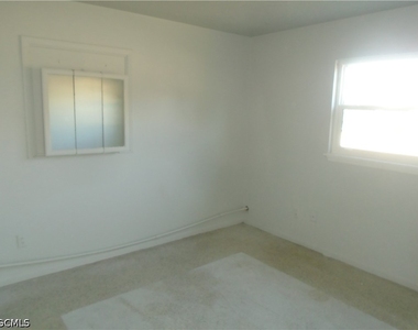 1994 Oak Drive - Photo Thumbnail 4