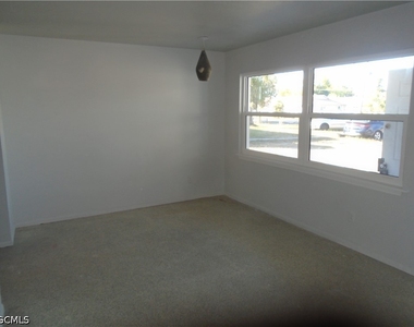 1994 Oak Drive - Photo Thumbnail 3