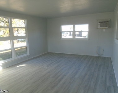 1994 Oak Drive - Photo Thumbnail 1