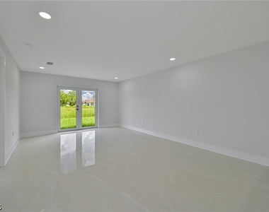 4522 24th Street Sw - Photo Thumbnail 7