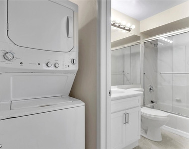 1626 Orchid Boulevard - Photo Thumbnail 11