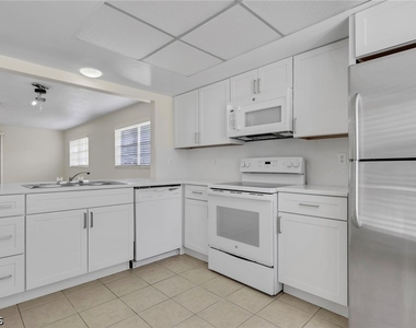 1626 Orchid Boulevard - Photo Thumbnail 2