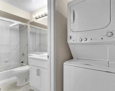 1628 Orchid Boulevard - Photo Thumbnail 14