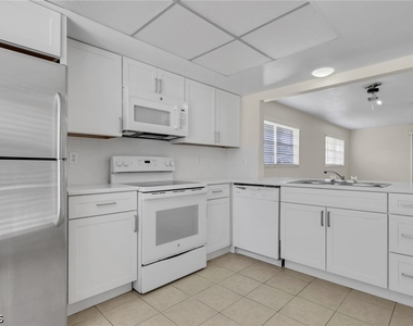 1628 Orchid Boulevard - Photo Thumbnail 2