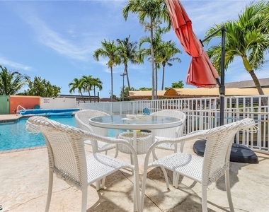 4546 Se 6th Place - Photo Thumbnail 27