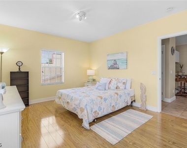 4546 Se 6th Place - Photo Thumbnail 9