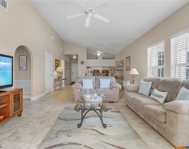 4546 Se 6th Place - Photo Thumbnail 16