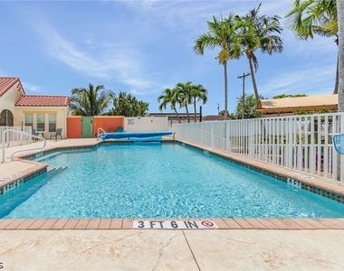 4546 Se 6th Place - Photo Thumbnail 26