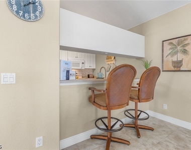 4546 Se 6th Place - Photo Thumbnail 7