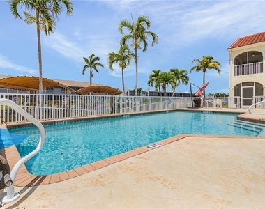 4546 Se 6th Place - Photo Thumbnail 24