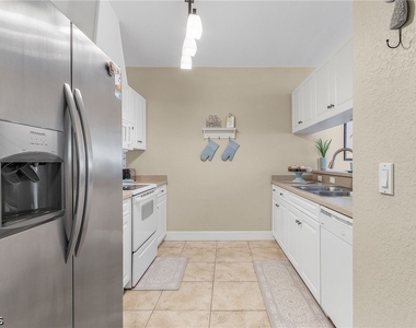4546 Se 6th Place - Photo Thumbnail 4