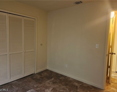 19136 Miami Boulevard - Photo Thumbnail 4
