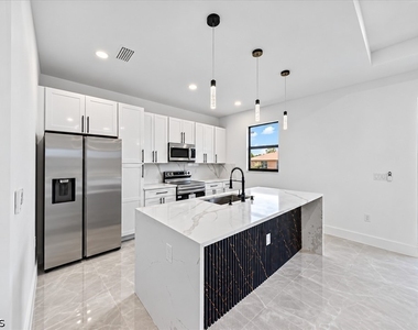 2129 Fairway Drive - Photo Thumbnail 4